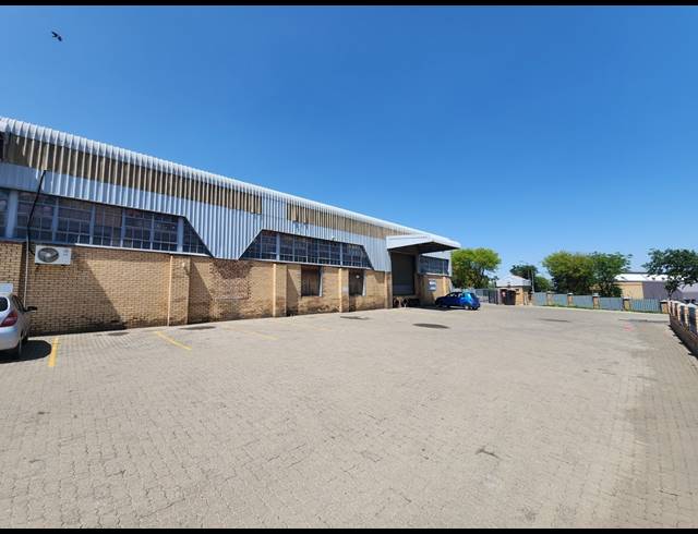 7,726M² WAREHOUSE TO LET IN MEADOWDALE